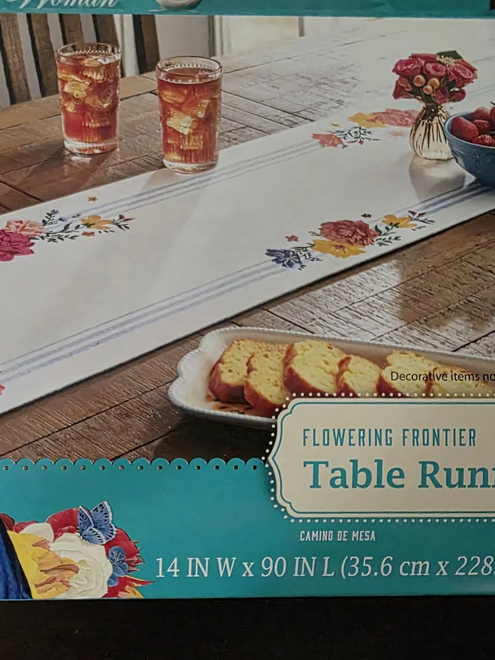 The Pioneer Woman Flowering Frontier White Floral Table Runner